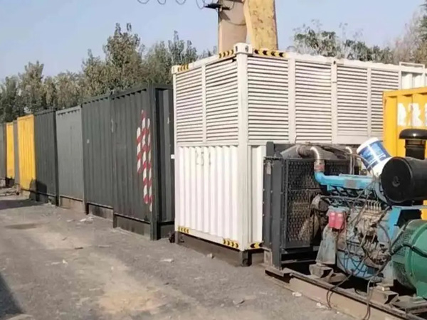 西市200KW柴油发电机机组每小时油耗是多少?